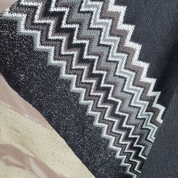 CAREN SPORT‎ Fringed  Chevron Cape OS Plus - Picture 4 of 9